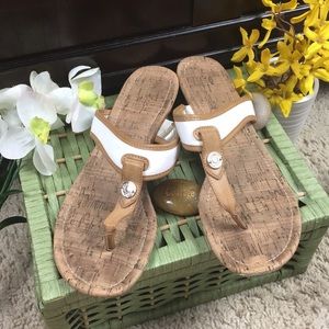 Tommy Hilfiger Tan and White Flip Flops Sandals 10M